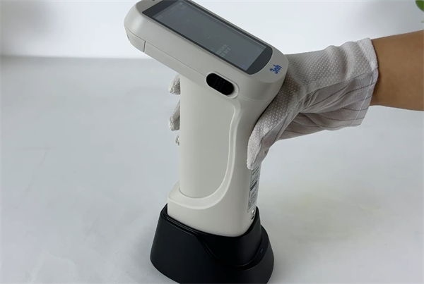 蜜桃AV噜噜一区二区三区小说白板校正