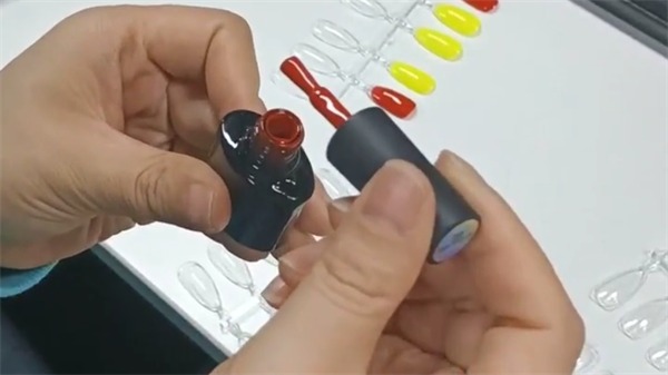 案例：指甲油测色——泰双TS7700分光测色仪